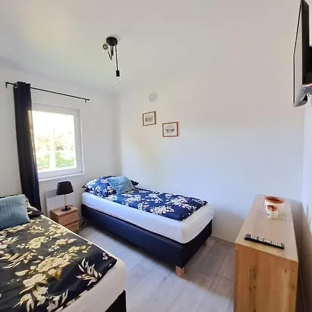 Holiday home Kajuta 3 *